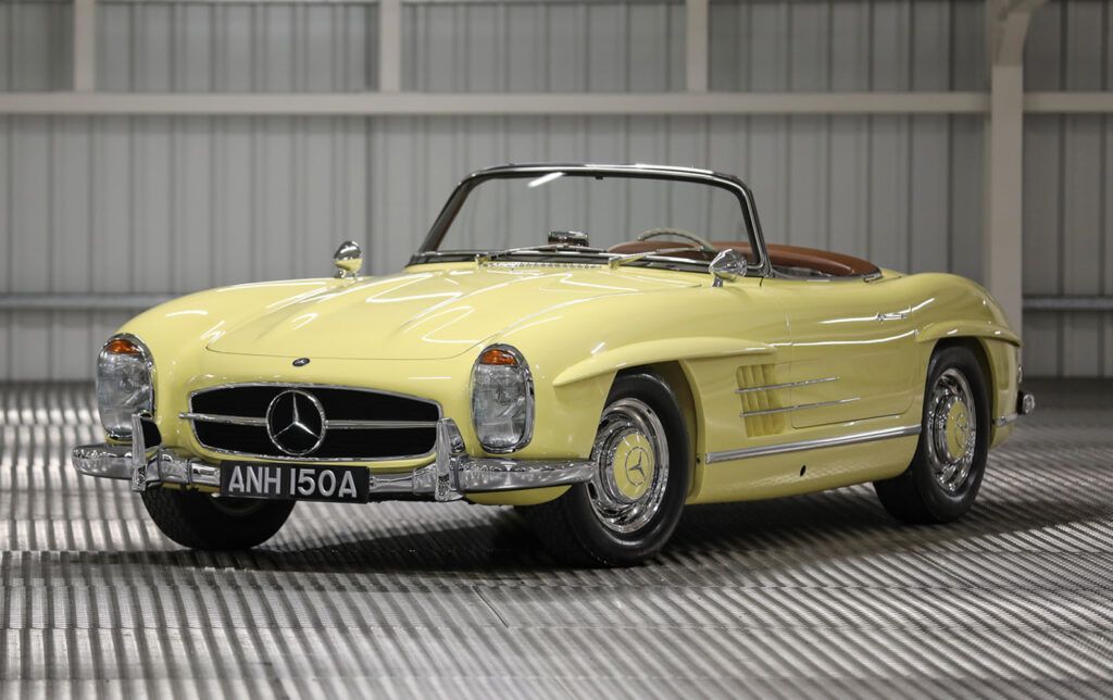 1963 Mercedes-Benz 300 SL Roadster vendido por más de $ 1 millón