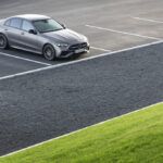 ¿Está tu Mercedes afuera?