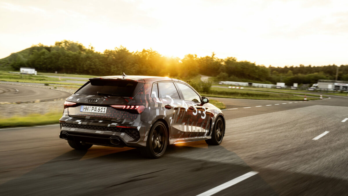 El nuevo Audi RS 3 2021: más tonto que nunca 7 Audi RS 3 2021 trasero