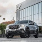 Camioneta Mercedes-Benz Clase X adaptada con letrero particular