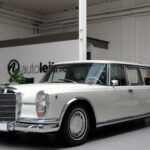 Conduce este Mercedes-Benz 600 Pullman de 1975 de 2,6 millones de dólares y conduce como un dictador