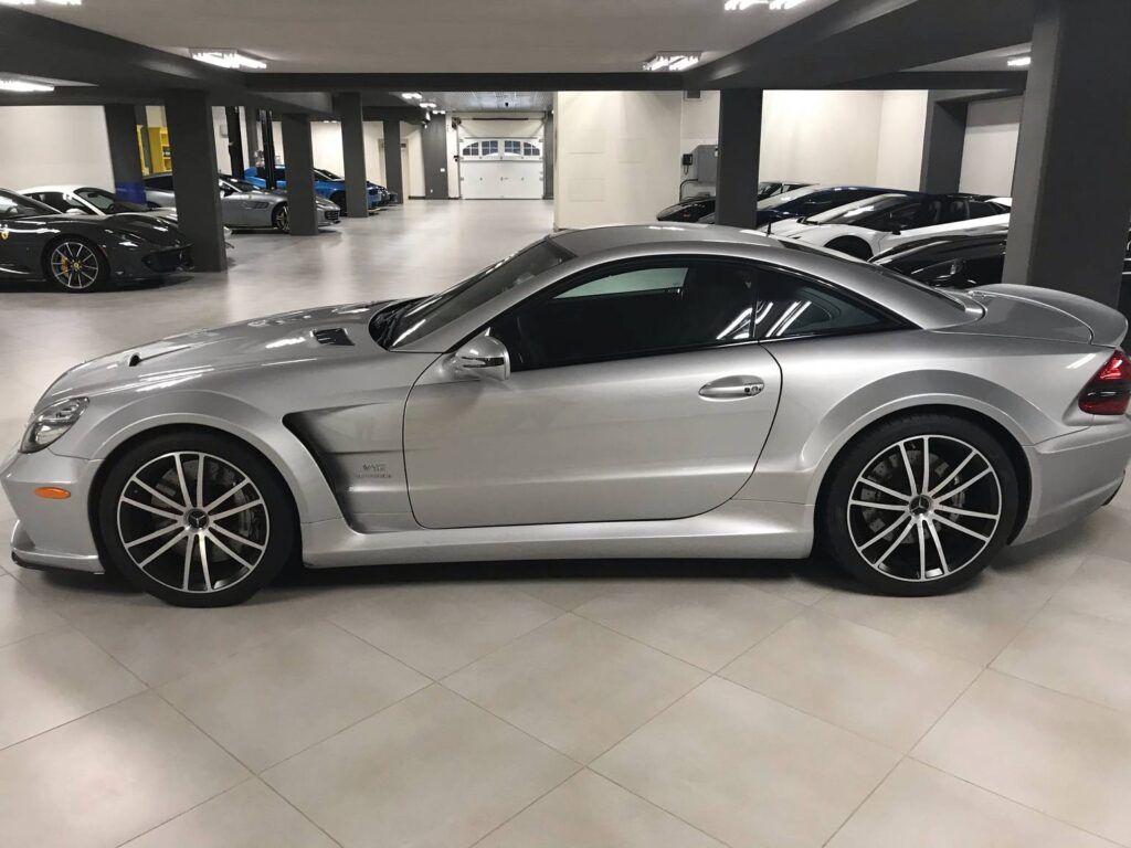 El rarísimo R230 Mercedes SL65 AMG Black Series es prácticamente idéntico al nuevo y cuesta $ 350,000