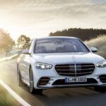 De qué forma Mercedes-Benz se mantiene por enfrente en una región frecuentada