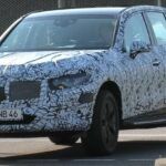 El SUV Mercedes-Benz GLC de próxima generación visto en el tráfico