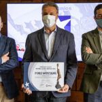 Ford Mustang y LUIKE ganaron estrellas personales de coches de deportes triunfantes
