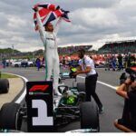 Lewis Hamilton prolonga Mercedes F1 por un año