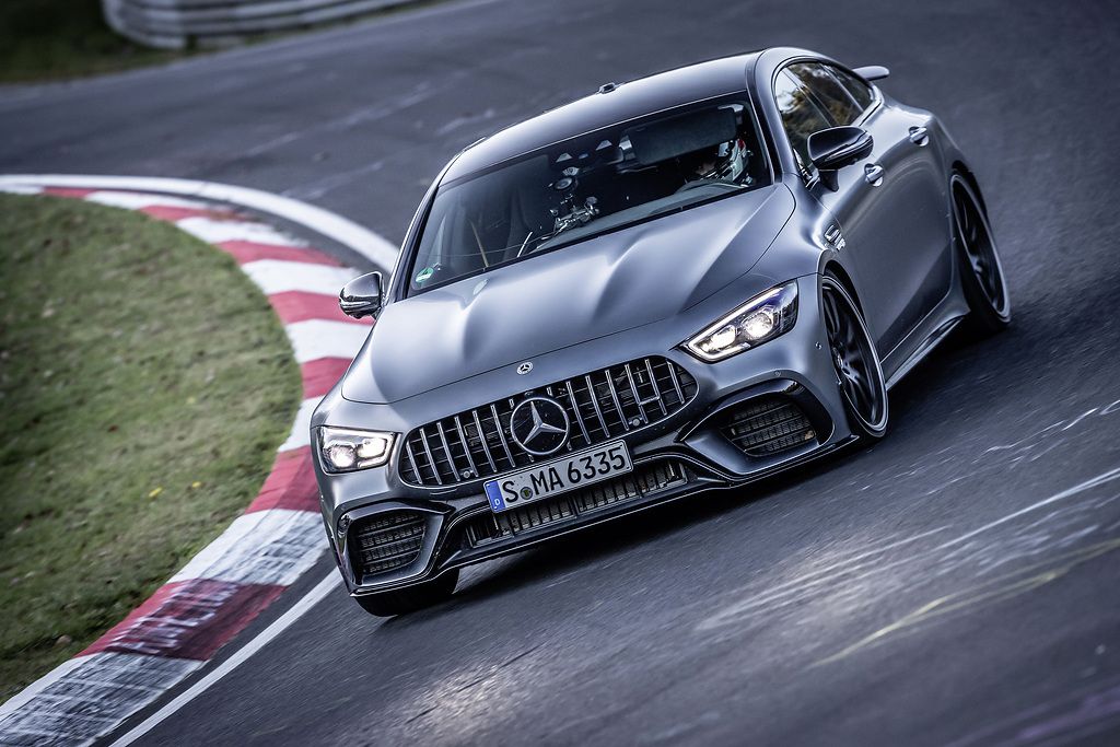 Los especialistas de Mercedes-Benz le enseñarán de qué manera sostener adecuadamente sus frenos