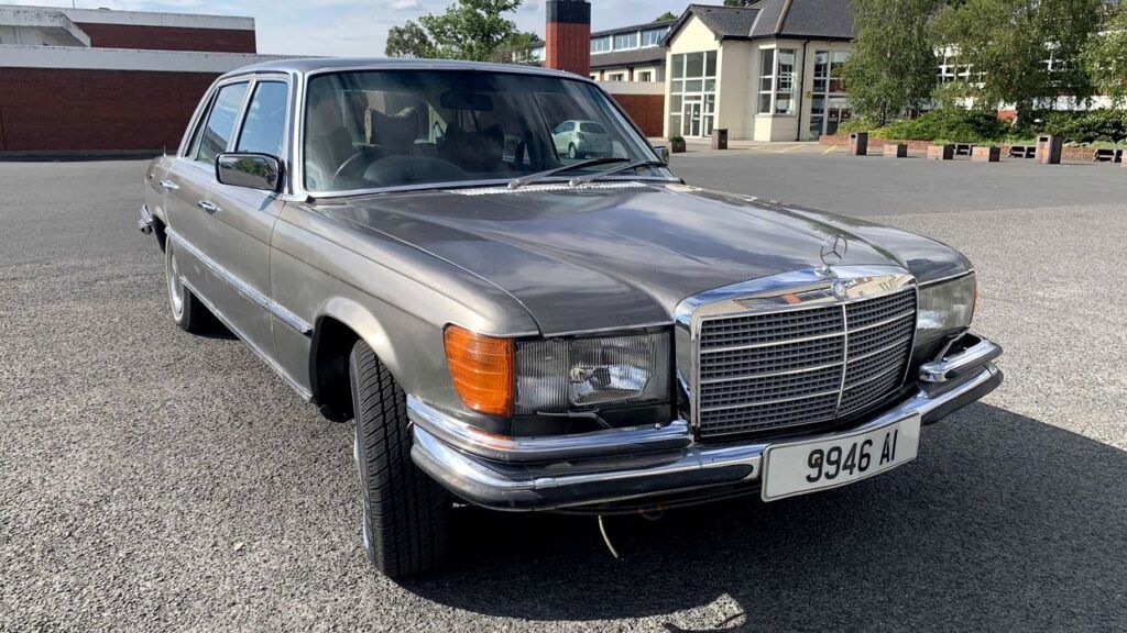 Mercedes-Benz 450 SEL, anteriormente propiedad de Bono, está a la venta