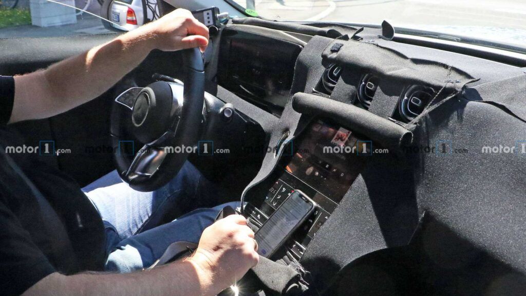 Una mirada al interior del próximo modelo T de Mercedes-Benz Clase C