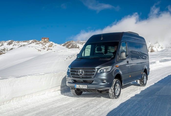 Se muestra el Mercedes-Benz Sprinter 4×4 Transporter