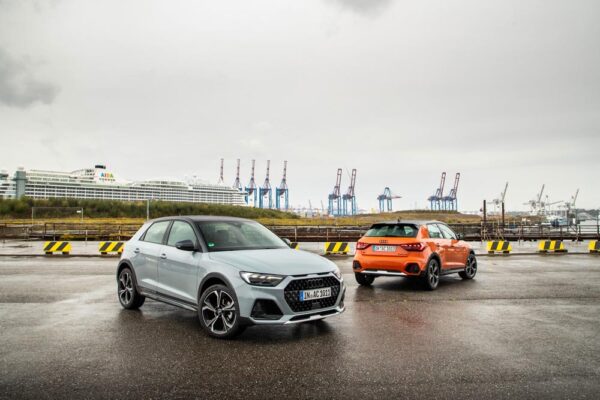Audi A1 Citycarver, revista CAR gris-naranja