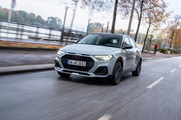 Revista coche mecánica delantera Audi A1 Citycarver