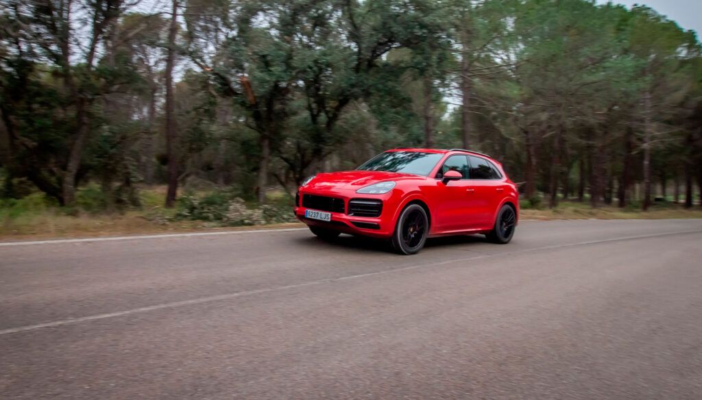 Experimente el Porsche Cayenne GTS 2020 y desafíe su intuición