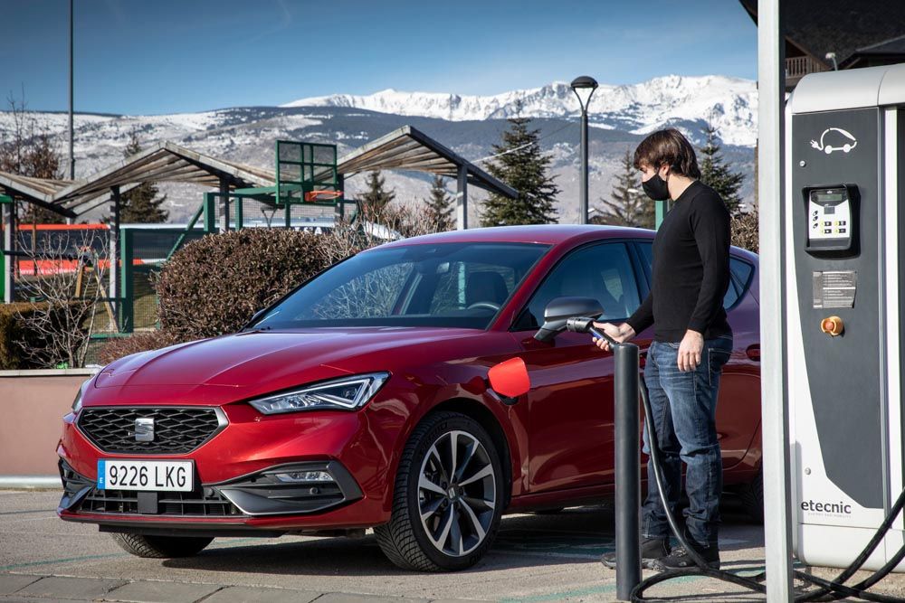 SEAT nos da 4 consejos para usar híbridos enchufables en invierno