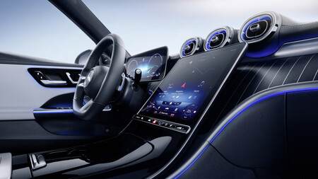 Prueba de Mercedes Clase C con pantalla táctil
