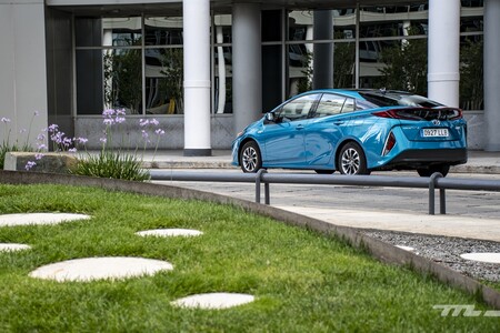 Toyota Prius 2021 Prouba 027 enchufable