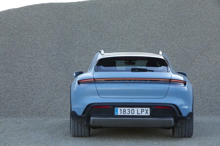 Contacto de prueba del Porsche Taycan Cross Turismo 53