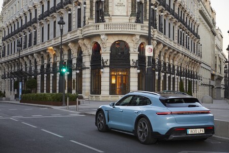 Contacto de prueba 3 del Porsche Taycan Cross Turismo