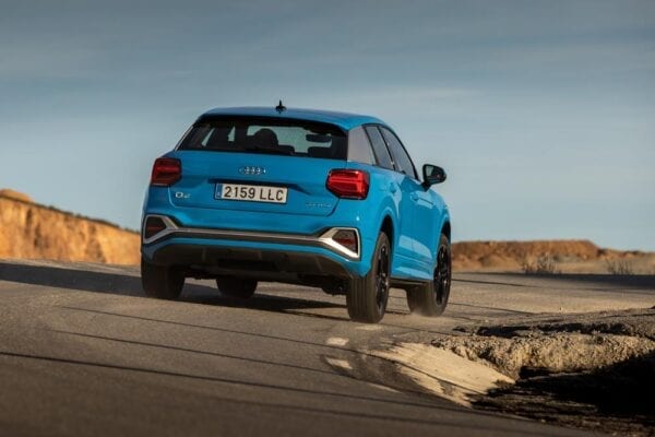 Audi Q2 2021 trasero