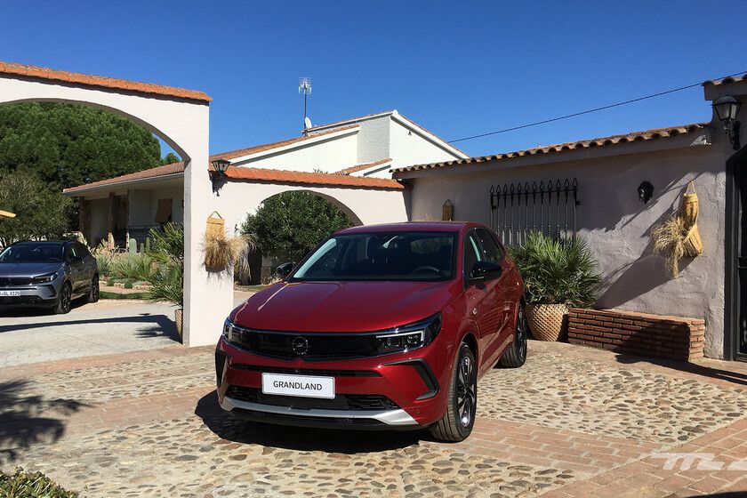 La versión de 225 CV del SUV compacto PHEV es más atractiva y técnica.