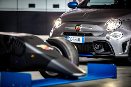 Contacto de prueba Abarth F595 18