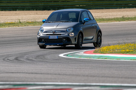 Contacto de prueba Abarth F595 24