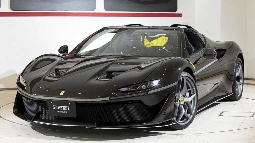 Uno de cada diez Ferrari J50 se vendió por 3 millones de euros