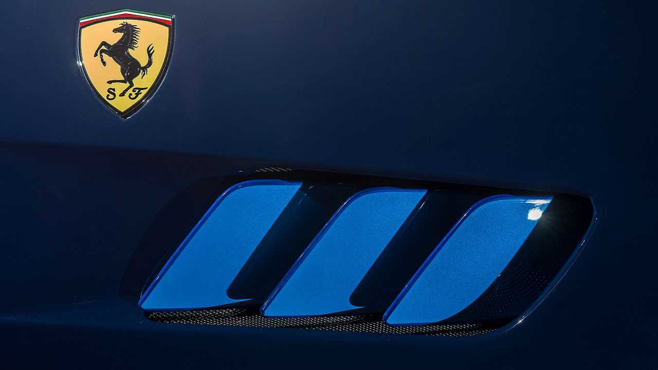 Ferrari GTC4 Azzurra de Garage Italia