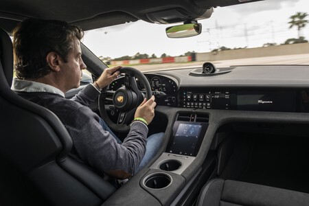 Datos de contacto para probar el Porsche Taycan GTS 47