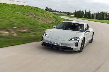 Pin de prueba Porsche Taycan Gts 52