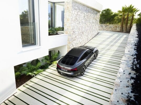 E-tron GT en la rampa