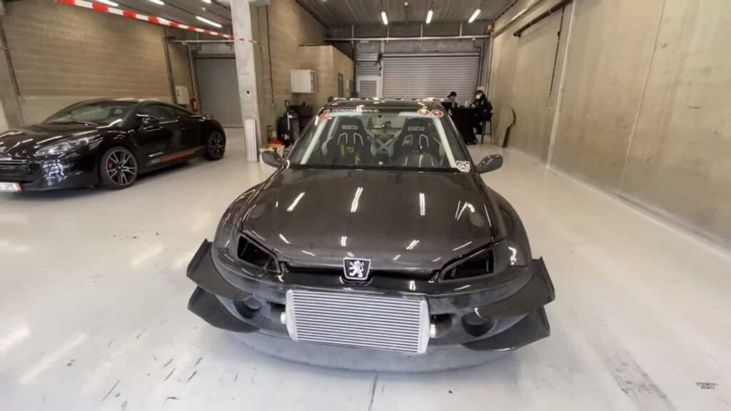 Este Peugeot 106 tiene 670 CV, que es el horror de un superdeportivo