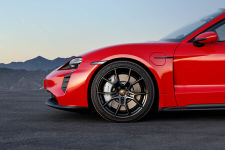 Porsche Taycan GTS Sport Turismo