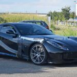 El hipotético Ferrari 812 GTO fue visto pero aún disfrazado