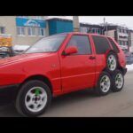 Este Fiat Uno de ocho ruedas es lo más loco que hayas visto