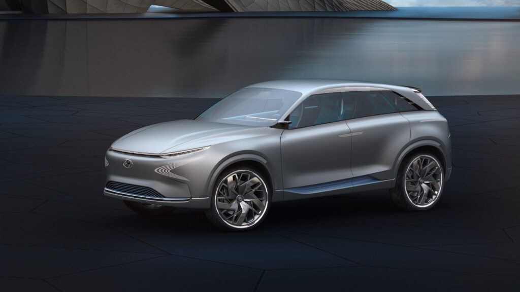 El vehículo conceptual de celda de combustible Hyundai FE presenta el SUV de celda de combustible