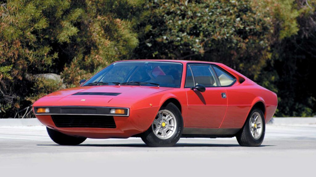 Ferrari Dino 308 GT4 y anómalo’Cavallino ‘