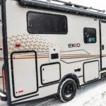 Ford Transit se convirtió en una autocaravana espectacular