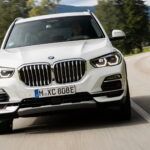 Después de la actualización inalámbrica, BMW no lo guiará hacia el tráfico que se aproxima en calles estrechas.