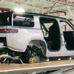 El precio de las acciones de Rivian alcanzó mínimos históricos debido a problemas de la cadena de suministro que amenazan los objetivos de fabricación