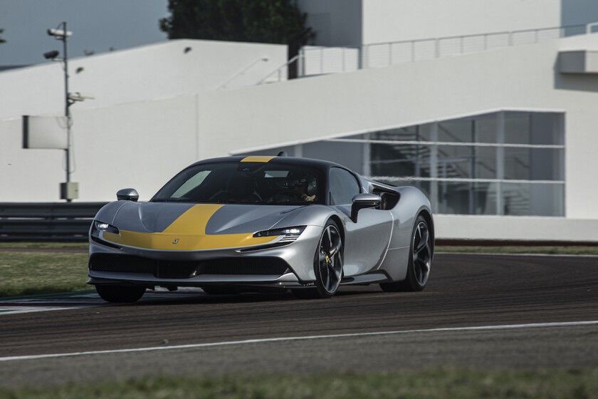 El superdeportivo de 1000 caballos de fuerza más avanzado tecnológicamente de Ferrari