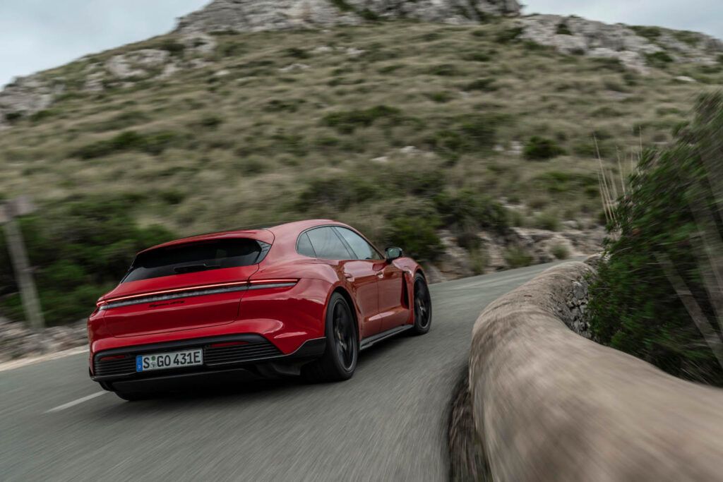 Experimente el Porsche Taycan Sport Turismo GTS y experimente los vehículos eléctricos