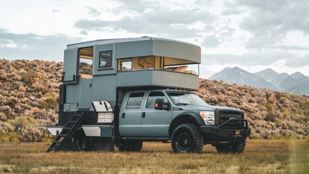 Vendo este espectacular Ford F-550 «Drift», estilo Overlander