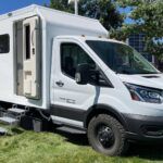 Una furgoneta camper increíble con mucho espacio y un motor V6
