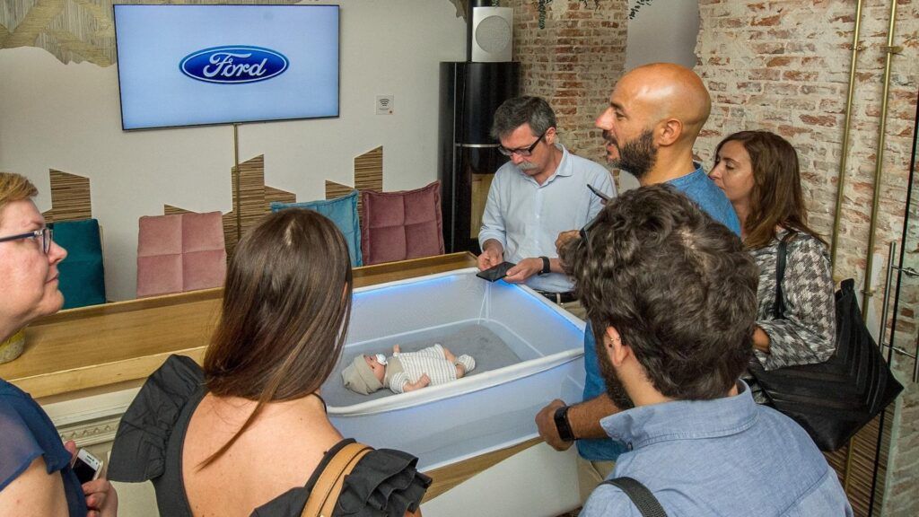 Cuna Ford Max Motor Dreams, el antídoto para bebés rebeldes