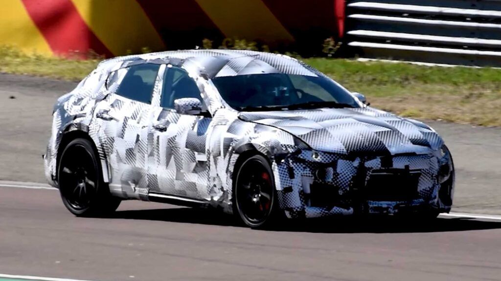 Así suena el nuevo Ferrari Purosangue, probado en Fiorano