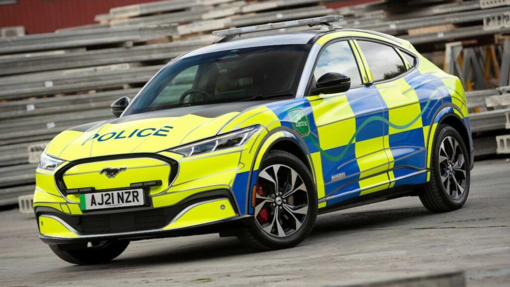 Ford Mustang Mach-E se convierte en un coche de policía
