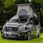 Así es como una Ford Transit se convierte en una autocaravana deportiva