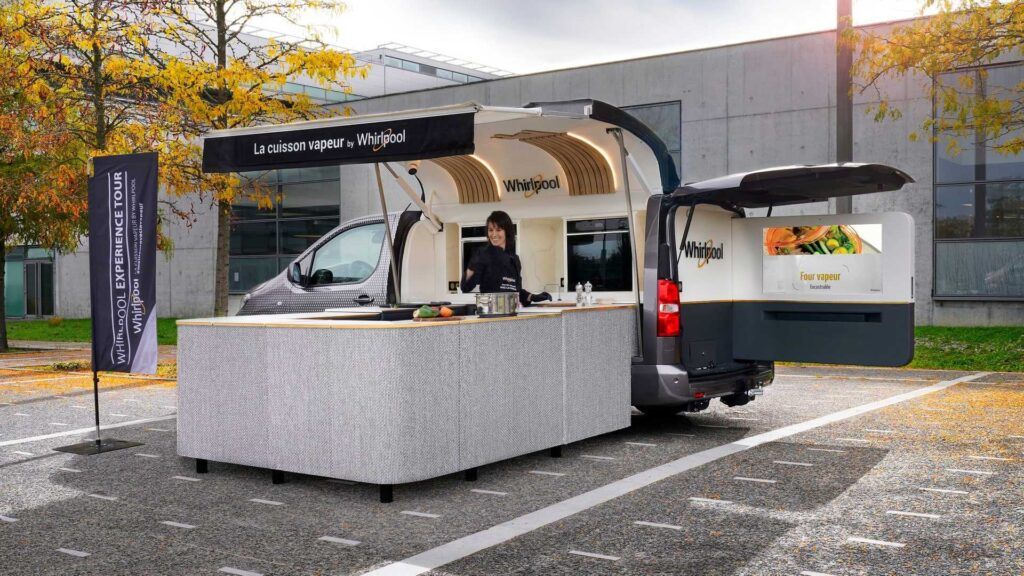 Peugeot y Whirlpool construyeron este camión de comida del siglo XXI
