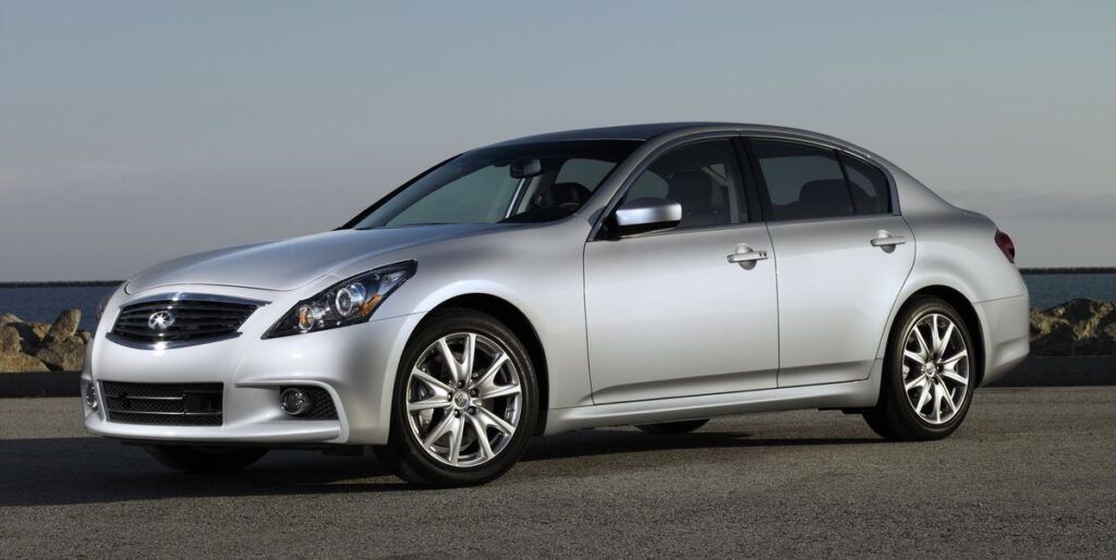 2013 Infiniti G25 / G37